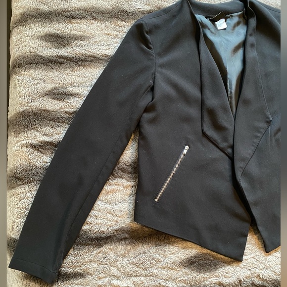 H&M a-symmetrical blazer - Picture 5 of 11